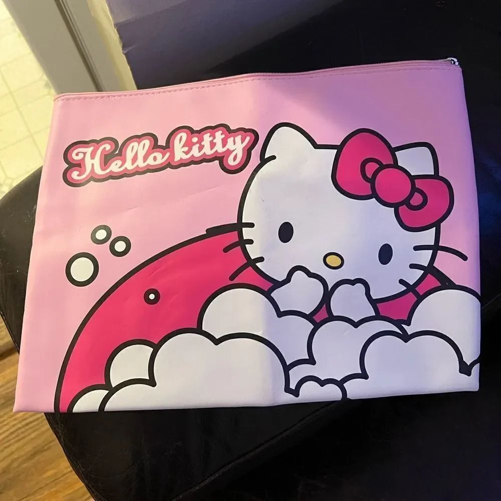 Hello Kitty Zipper Bag